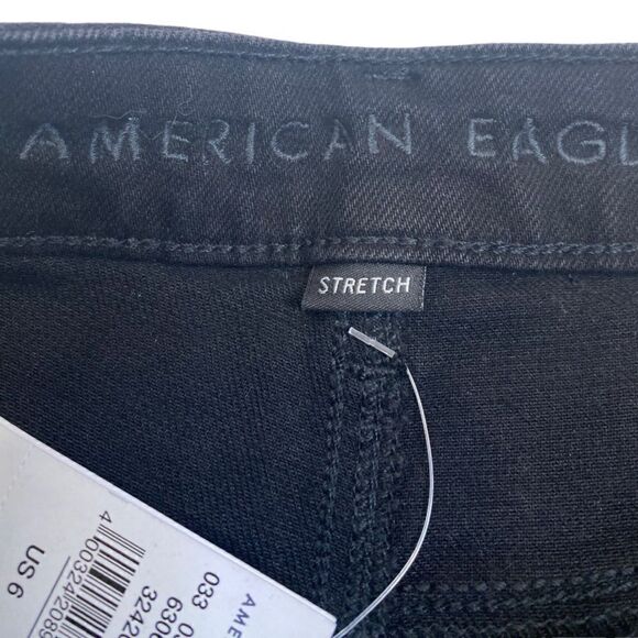 American Eagle Black Distressed Mom Jean Shorts Size 6 or W28 NWT - Picture 5 of 8